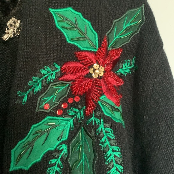 Vintage Christmas Poinsettia Cardigan 🎄 - Picture 5 of 5